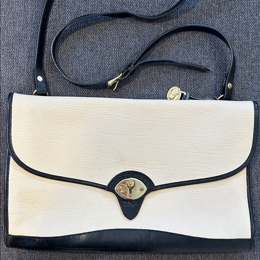 RARE 1990’s Dooney & Bourke Vintage Black and Cream Messenger bag